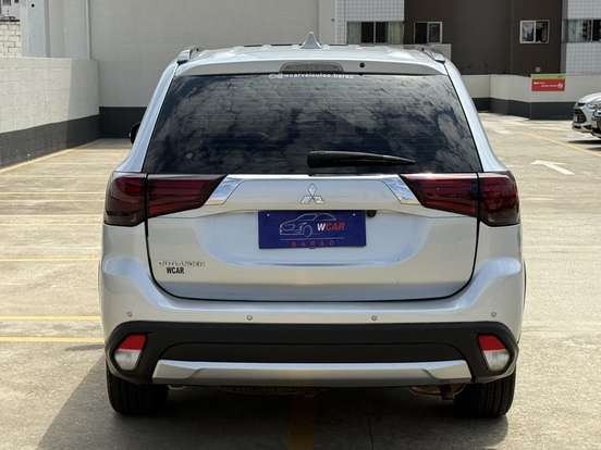 MITSUBISHI-OUTLANDER-2.0 16V GASOLINA 4P AUTOMÁTICO MITSUBISHI-OUTLANDER-2015