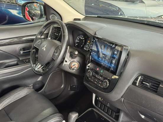 MITSUBISHI-OUTLANDER-2.0 16V GASOLINA 4P AUTOMÁTICO MITSUBISHI-OUTLANDER-2016