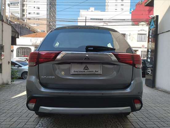 MITSUBISHI-OUTLANDER-2.0 16V GASOLINA 4P AUTOMÁTICO MITSUBISHI-OUTLANDER-2016