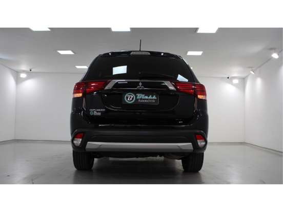 MITSUBISHI-OUTLANDER-2016