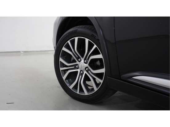 MITSUBISHI-OUTLANDER-2016