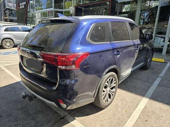 MITSUBISHI-OUTLANDER-2018