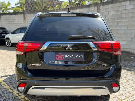 MITSUBISHI-OUTLANDER-2.0 MIVEC GASOLINA HPE AUTOMÁTICO MITSUBISHI-OUTLANDER-2018