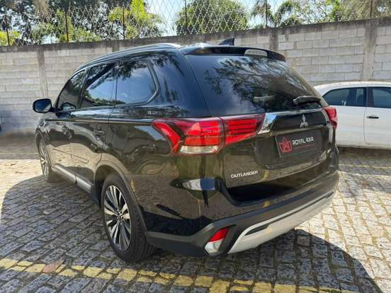MITSUBISHI-OUTLANDER-2.0 MIVEC GASOLINA HPE AUTOMÁTICO MITSUBISHI-OUTLANDER-2018