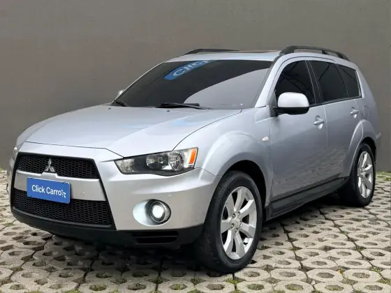 MITSUBISHI OUTLANDER 3.0 4X4 V6 24V GASOLINA 4P AUTOMÁTICO