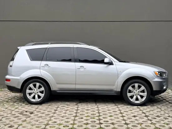 MITSUBISHI-OUTLANDER-3.0 4X4 V6 24V GASOLINA 4P AUTOMÁTICO MITSUBISHI-OUTLANDER-2010