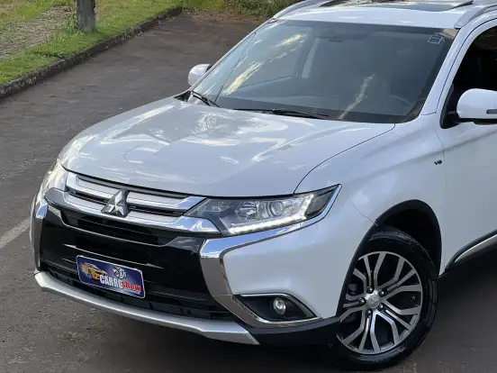 MITSUBISHI-OUTLANDER-3.0 GT 4X4 V6 24V GASOLINA 4P AUTOMÁTICO MITSUBISHI-OUTLANDER-2016