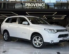 MITSUBISHI OUTLANDER 3.0 GT 4X4 V6 24V GASOLINA 4P AUTOMÁTICO MITSUBISHI OUTLANDER 3.0 GT 4X4 V6 24V GASOLINA 4P AUTOMÁTICO