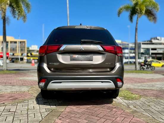 MITSUBISHI-OUTLANDER-3.0 MIVEC V6 GASOLINA HPE-S AWD AUTOMÁTICO MITSUBISHI-OUTLANDER-2019