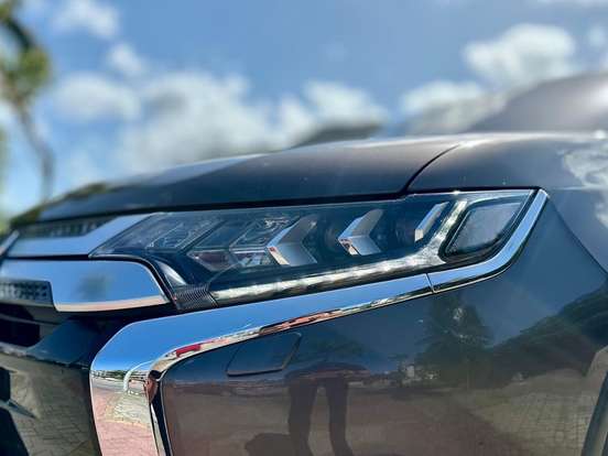 MITSUBISHI-OUTLANDER-3.0 MIVEC V6 GASOLINA HPE-S AWD AUTOMÁTICO MITSUBISHI-OUTLANDER-2019