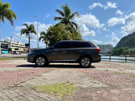 MITSUBISHI-OUTLANDER-3.0 MIVEC V6 GASOLINA HPE-S AWD AUTOMÁTICO MITSUBISHI-OUTLANDER-2019