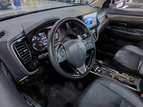 MITSUBISHI-OUTLANDER-2019