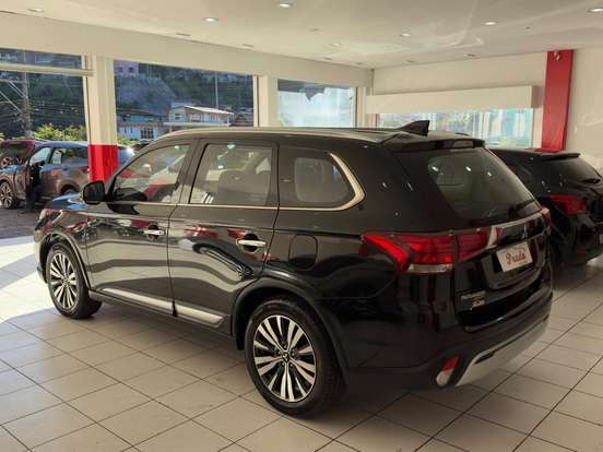 MITSUBISHI-OUTLANDER-3.0 MIVEC V6 GASOLINA HPE-S AWD AUTOMÁTICO MITSUBISHI-OUTLANDER-2020