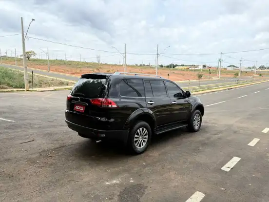 MITSUBISHI-PAJERO-3.2 HPE 4X4 7 LUGARES 16V TURBO INTERCOOLER DIESEL 4P AUTOMÁTICO MITSUBISHI-PAJERO-2016