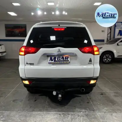 MITSUBISHI-PAJERO-3.2 HPE 4X4 7 LUGARES 16V TURBO INTERCOOLER DIESEL 4P AUTOMÁTICO MITSUBISHI-PAJERO-2015