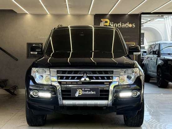 MITSUBISHI-PAJERO-2016