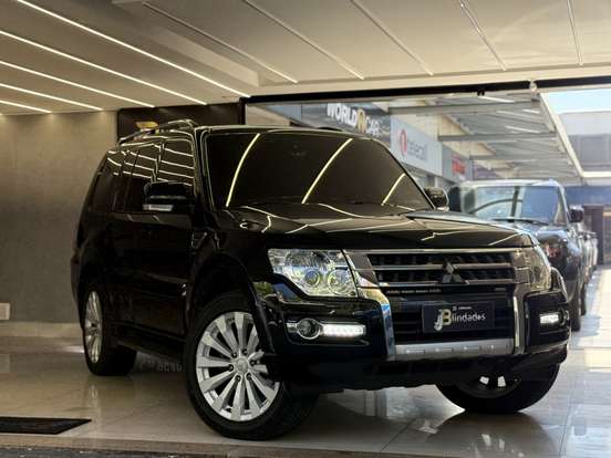 MITSUBISHI-PAJERO-2016