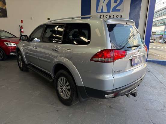 MITSUBISHI-PAJERO-2016