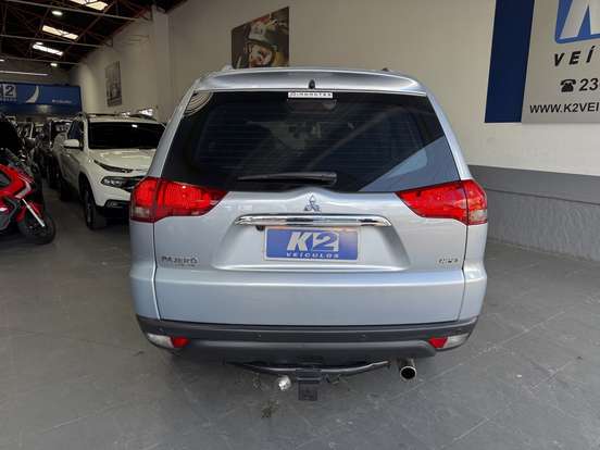 MITSUBISHI-PAJERO-2016
