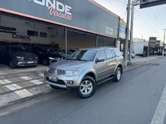 MITSUBISHI-PAJERO DAKAR-3.2 HPE 4X4 7 LUGARES 16V TURBO INTERCOOLER DIESEL 4P AUTOMÁTICO MITSUBISHI-PAJERO DAKAR-2013