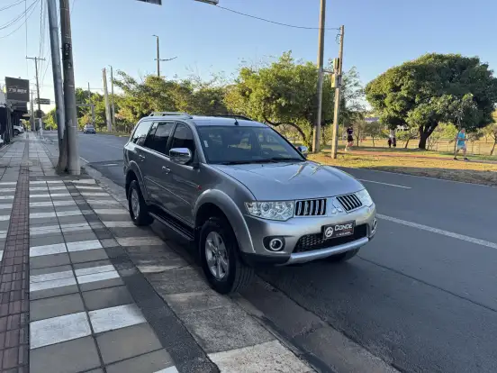 MITSUBISHI-PAJERO DAKAR-3.2 HPE 4X4 7 LUGARES 16V TURBO INTERCOOLER DIESEL 4P AUTOMÁTICO MITSUBISHI-PAJERO DAKAR-2013