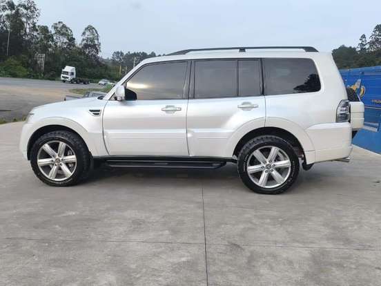 MITSUBISHI-PAJERO FULL-3.2 HPE 4X4 16V TURBO INTERCOOLER DIESEL 4P AUTOMÁTICO MITSUBISHI-PAJERO FULL-2013