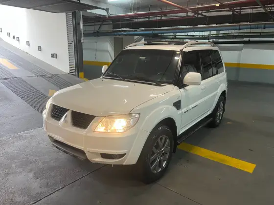 MITSUBISHI PAJERO TR4 2.0 4X2 16V 140CV FLEX 4P MANUAL