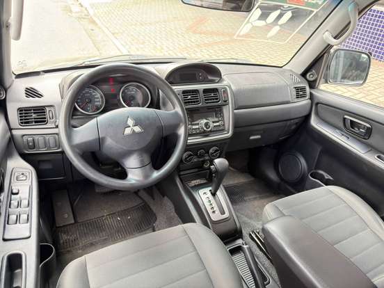 MITSUBISHI-PAJERO TR4-2.0 4X2 16V 140CV FLEX 4P AUTOMÁTICO MITSUBISHI-PAJERO TR4-2013