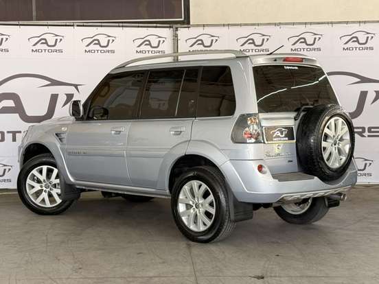 MITSUBISHI-PAJERO TR4-2.0 4X2 16V 140CV FLEX 4P MANUAL MITSUBISHI-PAJERO TR4-2012
