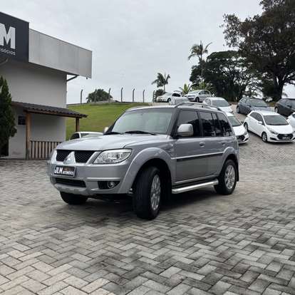MITSUBISHI-PAJERO TR4-2.0 4X2 16V 140CV FLEX 4P MANUAL MITSUBISHI-PAJERO TR4-2011