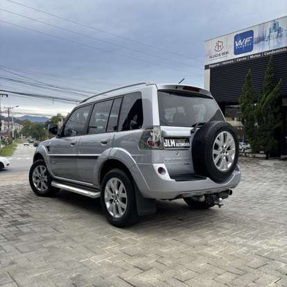 MITSUBISHI-PAJERO TR4-2.0 4X2 16V 140CV FLEX 4P MANUAL MITSUBISHI-PAJERO TR4-2011