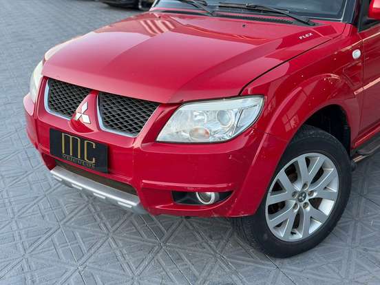 MITSUBISHI-PAJERO TR4-2.0 4X4 16V 140CV FLEX 4P AUTOMÁTICO MITSUBISHI-PAJERO TR4-2010