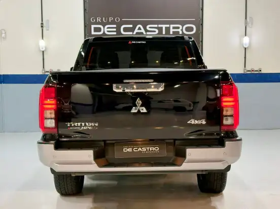 MITSUBISHI-TRITON-2025