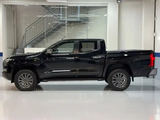 MITSUBISHI-TRITON-2.4 BITURBO DIESEL CD HPE-S 4X4 AUTOMÁTICO MITSUBISHI-TRITON-2025