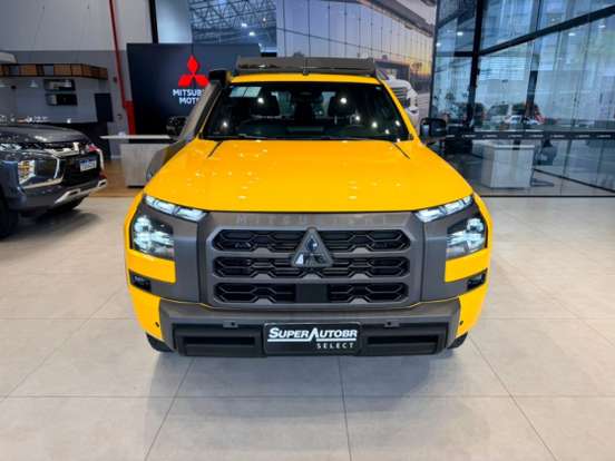 MITSUBISHI-TRITON-2025