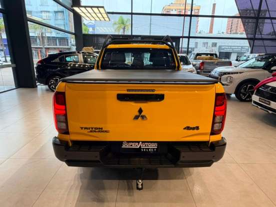 MITSUBISHI-TRITON-2025