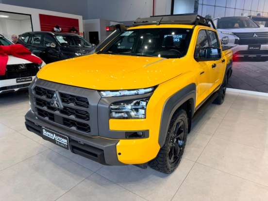 MITSUBISHI-TRITON-2025
