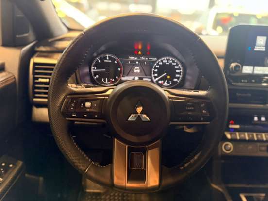 MITSUBISHI-TRITON-2025