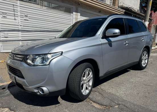 MITSUBISHI-OUTLANDER-2014