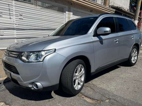 MITSUBISHI-OUTLANDER-2.0 16V GASOLINA 4P AUTOMÁTICO MITSUBISHI-OUTLANDER-2014