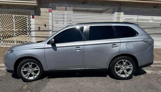MITSUBISHI-OUTLANDER-2.0 16V GASOLINA 4P AUTOMÁTICO MITSUBISHI-OUTLANDER-2014