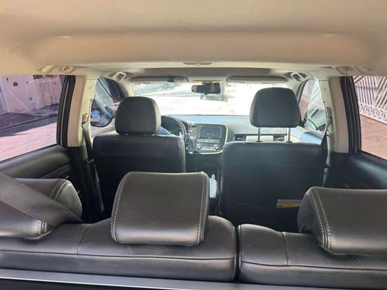 MITSUBISHI-OUTLANDER-2.0 16V GASOLINA 4P AUTOMÁTICO MITSUBISHI-OUTLANDER-2014