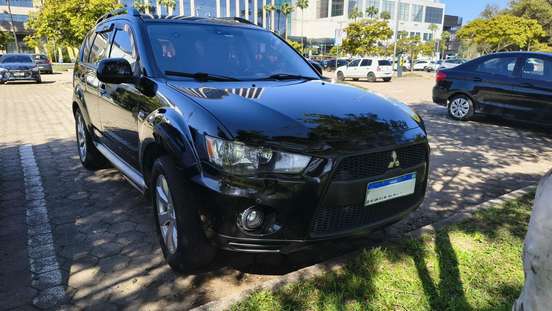 MITSUBISHI-OUTLANDER-2011