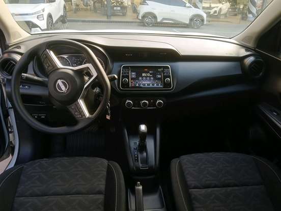 NISSAN-KICKS-2023