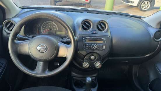 NISSAN-VERSA-2011