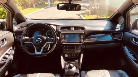 NISSAN-LEAF-2021