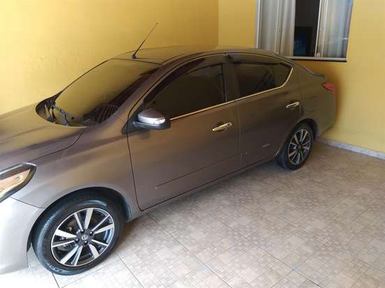 NISSAN-VERSA-2018