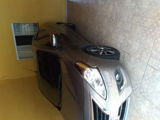 NISSAN-VERSA-2018