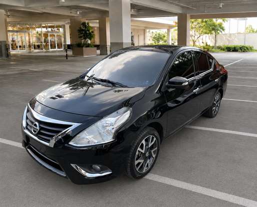 NISSAN-VERSA-2017