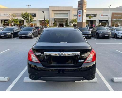 NISSAN-VERSA-2017